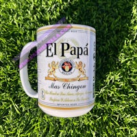 a mug with the word el papa on it